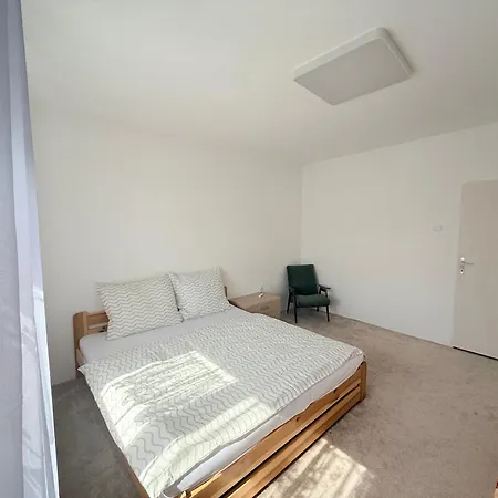 2 Bedroom In Apartmán Stupava