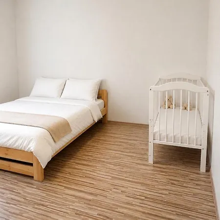 2 Bedroom In Apartmán Stupava